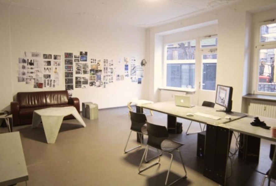 DESK: Schreibtisch-Arbeitsplatz in Berlin-Wedding