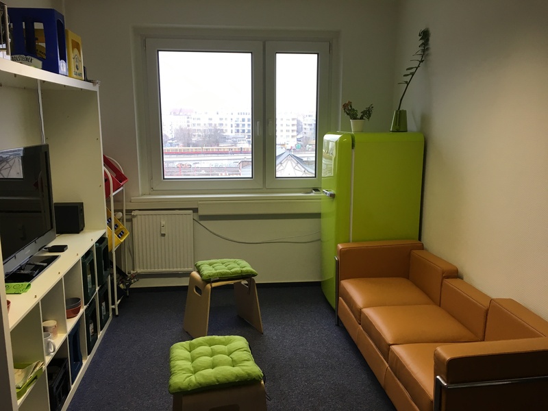 Friedrichshain - 84qm Büro mit 6 kleinen Räumen (ideal für telefonintensive Geschäftsmodelle)
