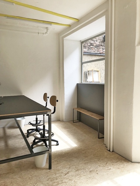 2 Desks in nicely renovated coworking loft