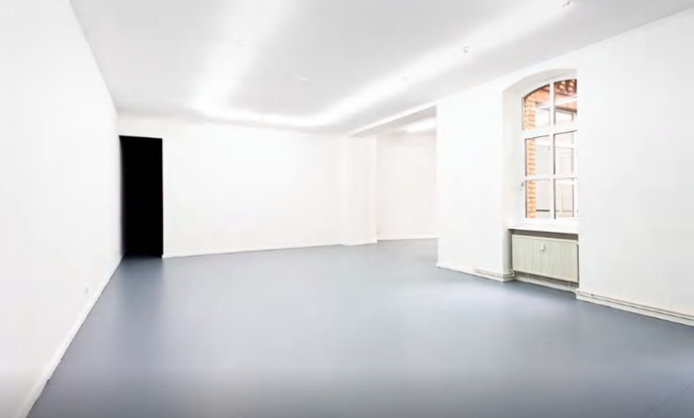 180 m2 gallery space empty plateau, Mehrindgamm, Berlin