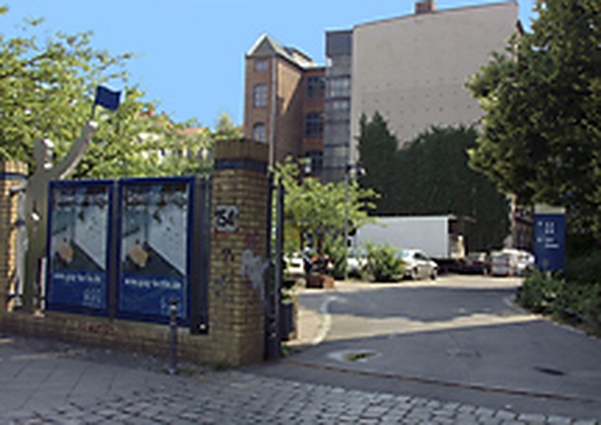 Untermieter für Bürofläche in Berlin Kreuzberg nahe Ostbahnhof in altem Gewerbehof