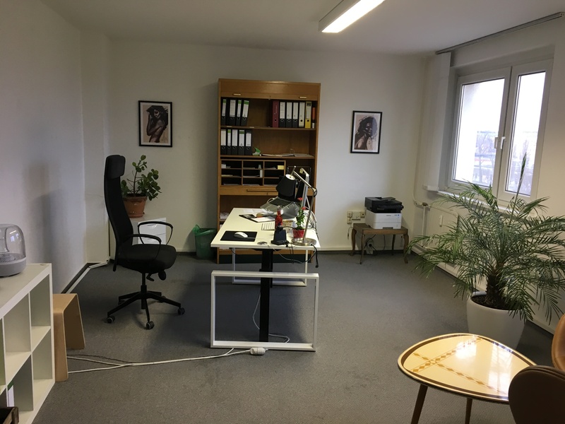 Friedrichshain/Ostkreuz - möbiliertes 84qm Büro mit 6 kleinen Räumen (ideal für telefonintensive Geschäftsmodelle)