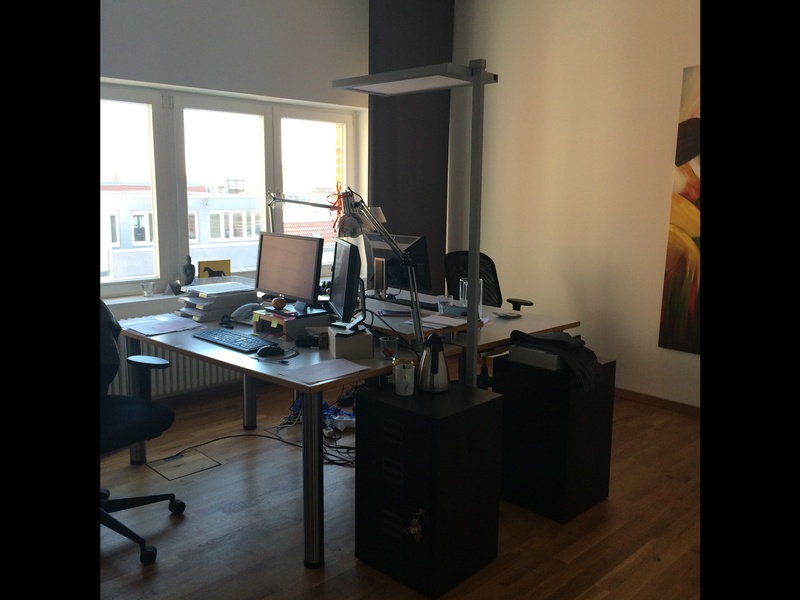 Moderne Bürofläche mit Empfangsservice