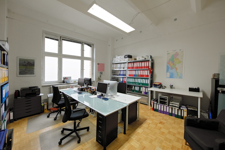 großer heller Büroraum in Kreuzberg