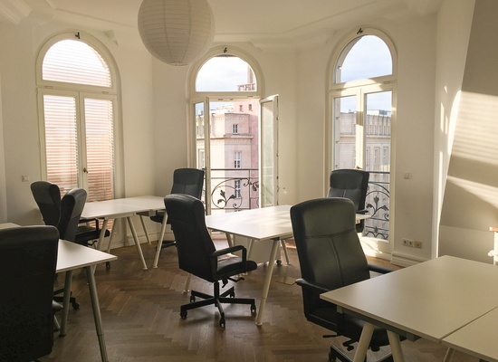 Beautiful, bright shared office in Mitte