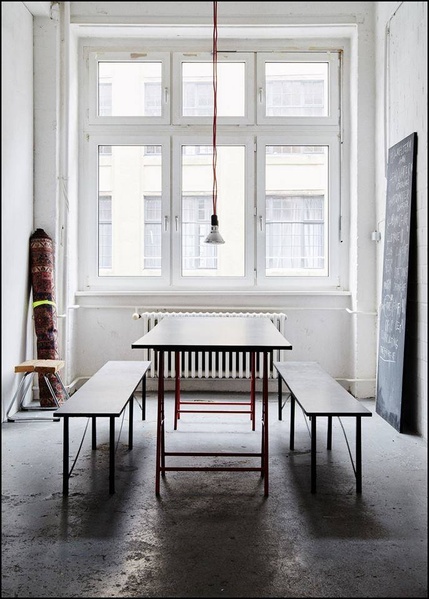 Desk available in bright co-working office / studio in Kreuzberg