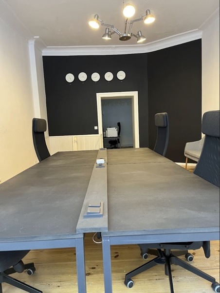 Office in Prenzlauer Berg Winsstr with heated basement