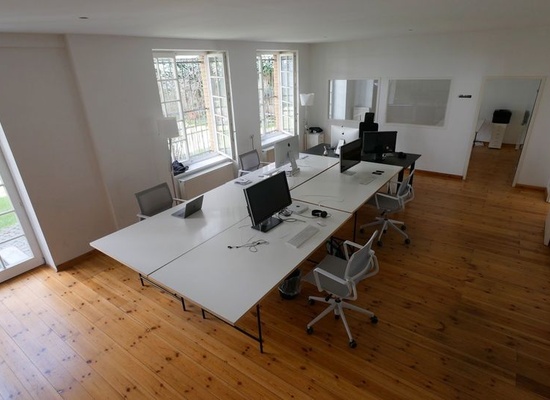 Permanent desk in quiet shared office with garden – Friedrichshain