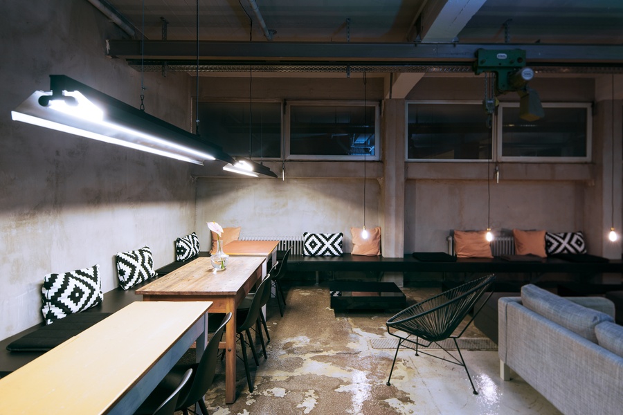 Working and feeling good in the Wallyard Café - CoWorking // Arbeitsplatz