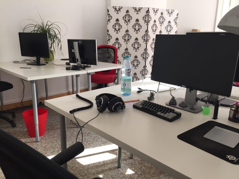 Room in shared office for 4-6 people near Möckernbrücke (Kreuzberg)