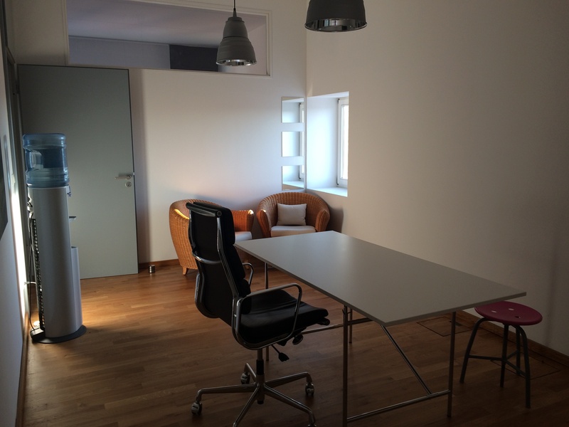 Moderne Bürofläche mit Empfangsservice