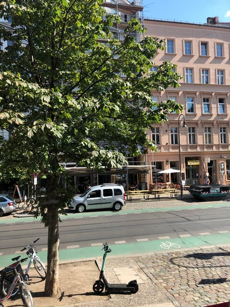 Platz für Kreative! motus vermietet einen wunderschönen Arbeitsplatz direkt an der Kastanienallee in Prenzl'berg.