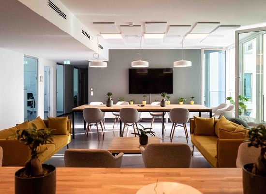 Modern plug&play office in Schönhauser Allee for 30-40 employees