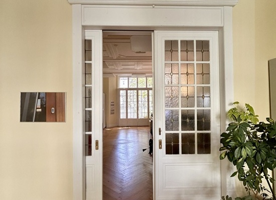 Sonnendurchflutete möblierte Büroräume im Altbau zentrumsnah [2]