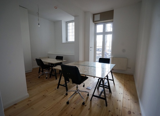 Private Room in Sunny Kreuzberg Office