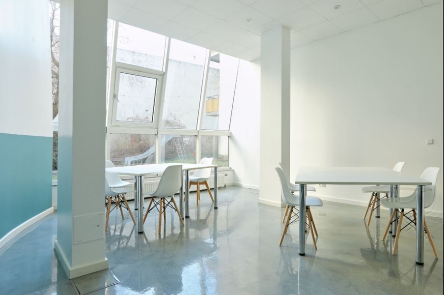 Shared office near Potsdamer Platz - Up to 8 pax