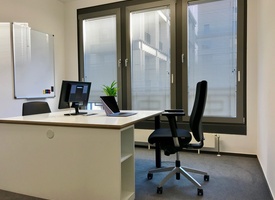 Desk in shared office ・ Creative agency ・ Central location near Friedrichstraße