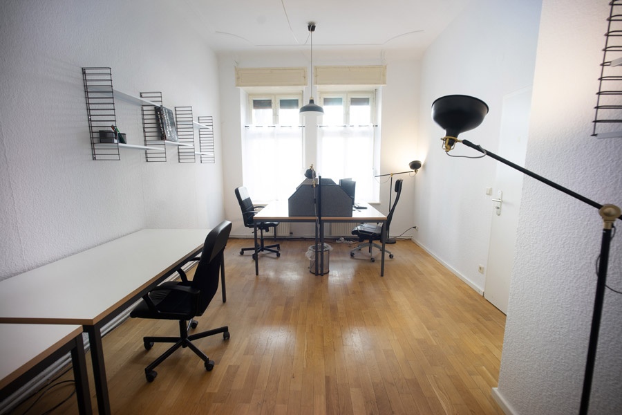 119sqm office with 5 rooms - fully furnished, internet and all inkl.! In Prenzlauer Berg.