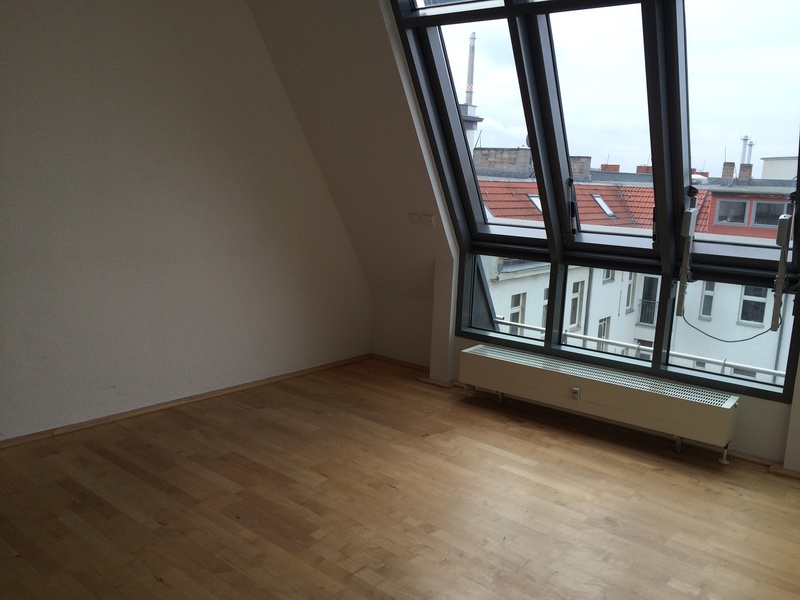 Fantastic office space (100m2) up to 15 people in Mitte is available for a flexible period