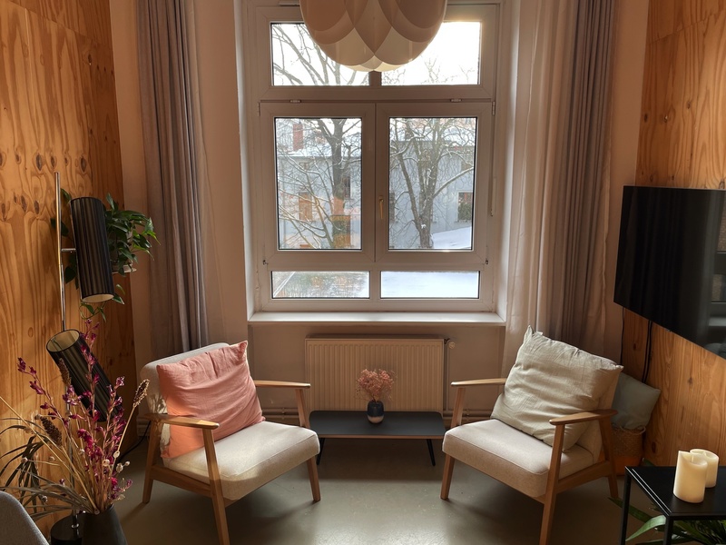 Desk in coworking space in Moabit