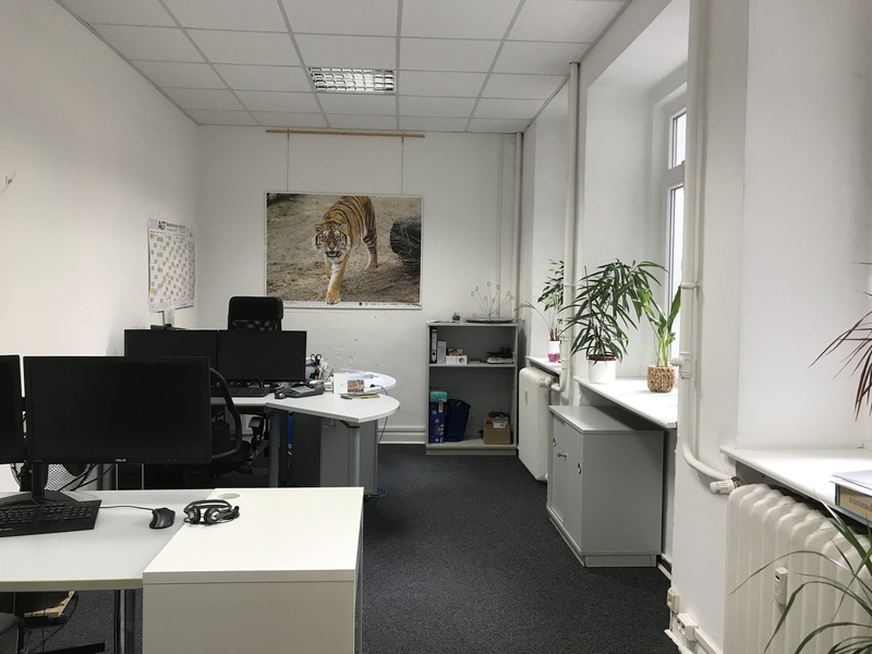 Schöner Büroraum - möbliert - in zentraler Lage