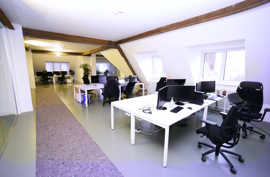 Up to 20 Desks and Premium Chairs in the top floor of an awesome building!