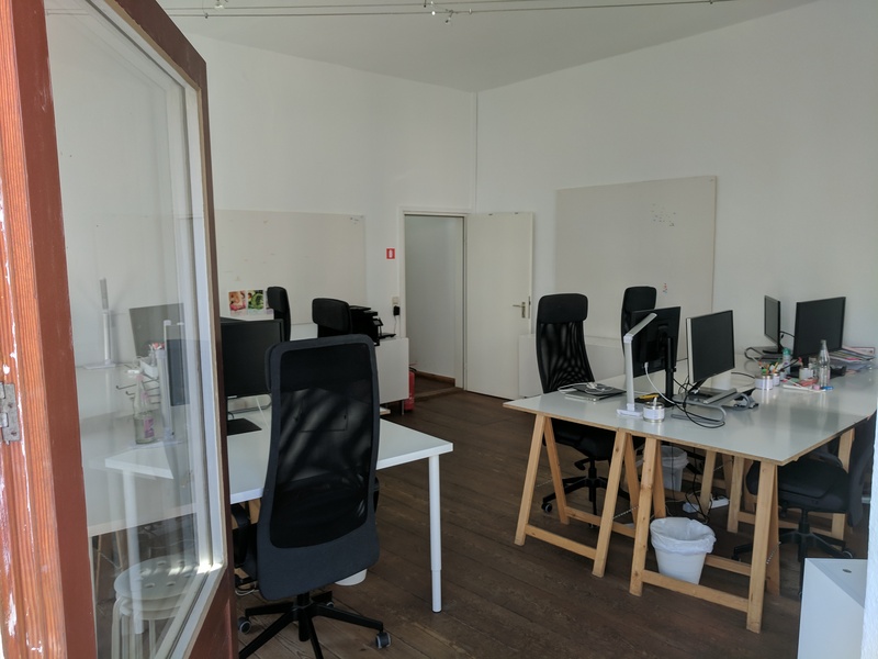 Outstanding office space in Mitte / Prenzlauer Berg (rooms & desks available)