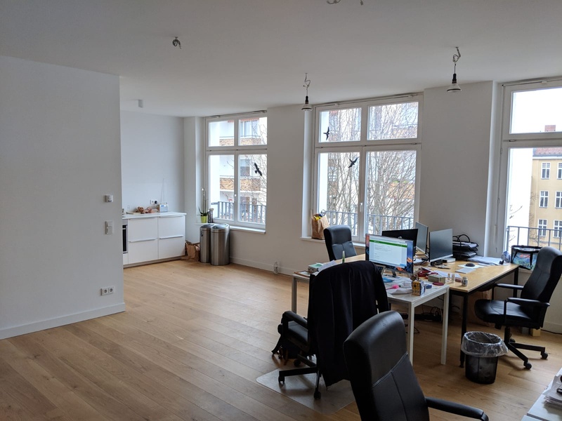Office space (1 room + 2 shared meeting rooms) in West Berlin - close to Viktoria Luise Platz