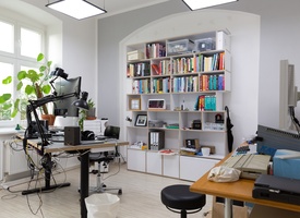 Room in shared office (Torstraße / Rosa-Luxemburg-Platz)