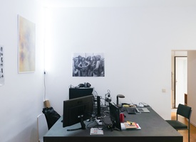 Big Desk in nice shared office in Central Mitte