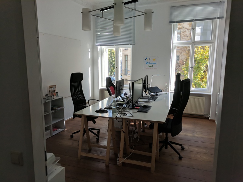 Outstanding office space in Mitte / Prenzlauer Berg (rooms & desks available)