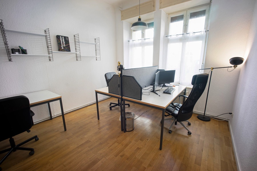 Desk in Co-Working Space / Shared Office in Prenzlauer Berg