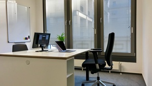 Desk in shared office ・ Creative agency ・ Central location near Friedrichstraße
