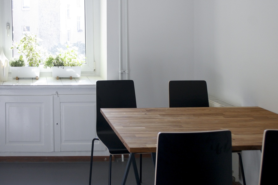 Individual desks in beautiful space and location