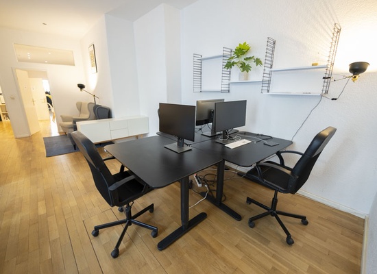 Fully furnished huge room in Co-Working Space, Prenzlauer Berg