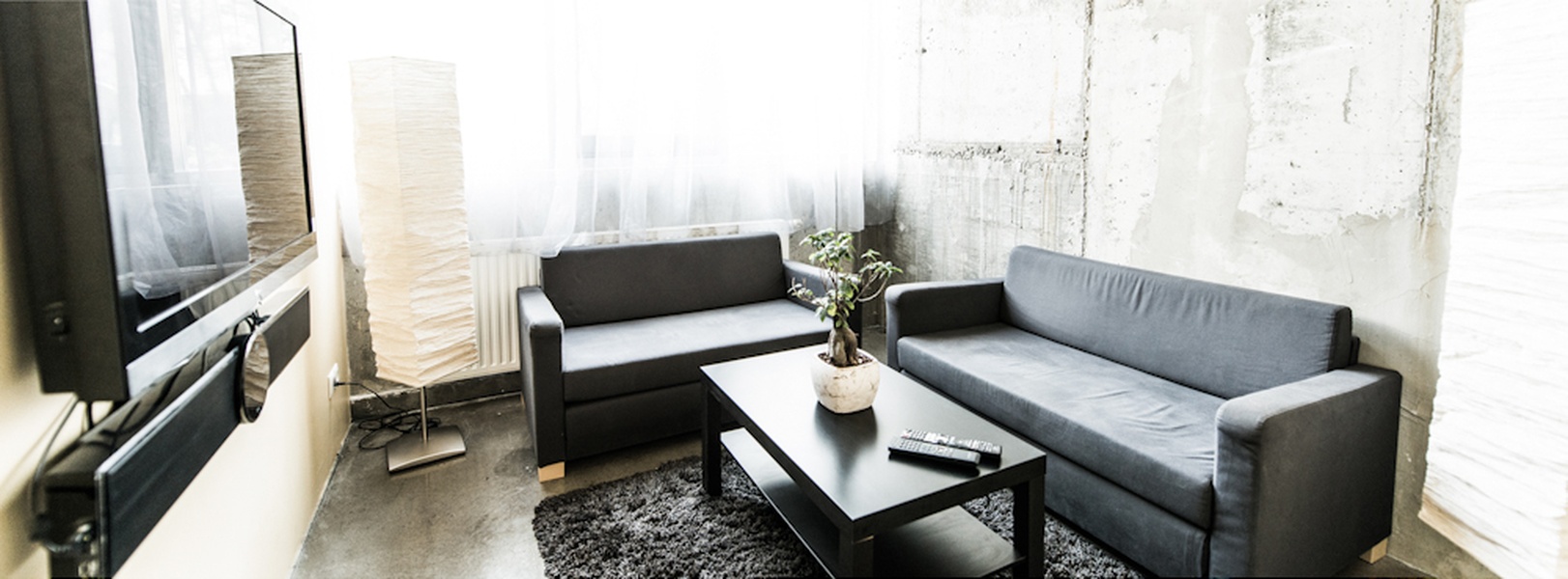 Desk in Coworking Space close to Oranienplatz/Mpritzplatu