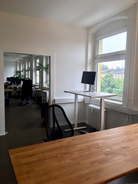 Arbeitsplatz in unserem schönen Büro in Kreuzberg