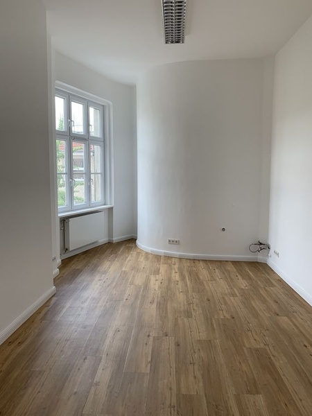 Ab 1 Zimmer: Sanierter Altbau / Erstbezug / Bürogemeinschaft