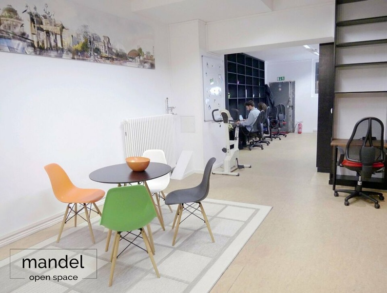 Top location! Coworking / Büroraum / Arbeitsplatz / desk / Berlin