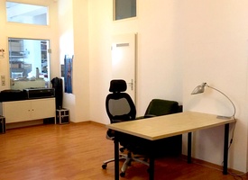 Creative studio – desk space available