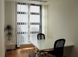 4-7 all incl. desks in 2-3 separate rooms at Hackescher Markt