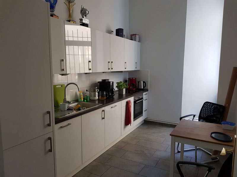 Büroetage in Berlin Moabit, Altbau, 2x WC, helle Räume 193,39 m2