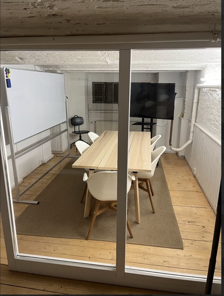 Office in Prenzlauer Berg Winsstr with heated basement