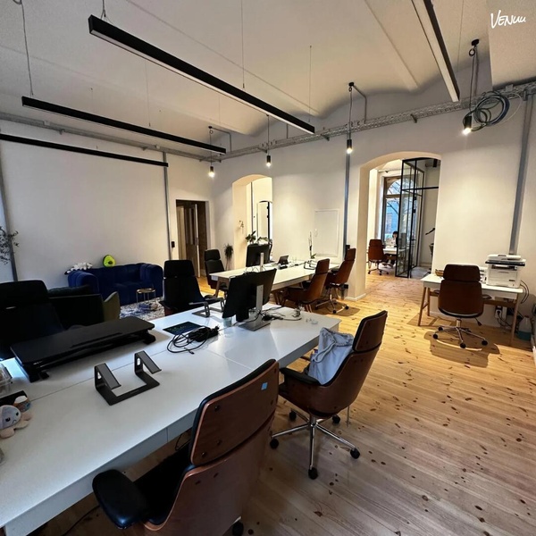 Desk in Office in PBerg