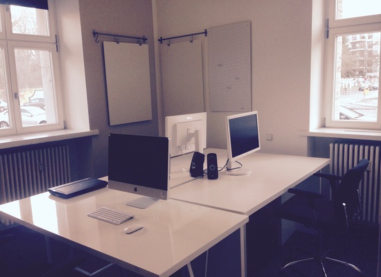 Free Desks in Designer Co-Working Space