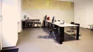 DESK: Schreibtisch-Arbeitsplatz in Berlin-Wedding