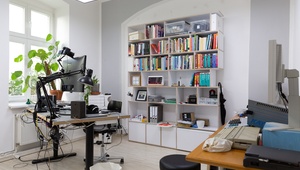 Room in shared office (Torstraße / Rosa-Luxemburg-Platz)