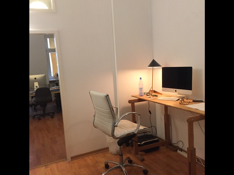 Creative studio – desk space available