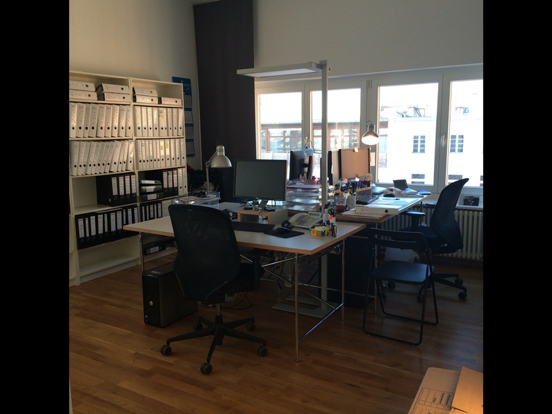 Moderne Bürofläche mit Empfangsservice