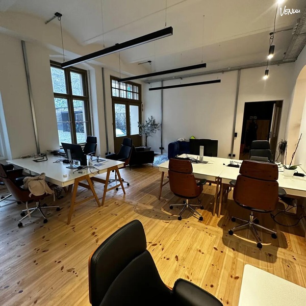 Desk in Office in PBerg